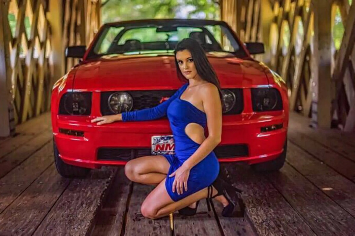  Mustang Girl