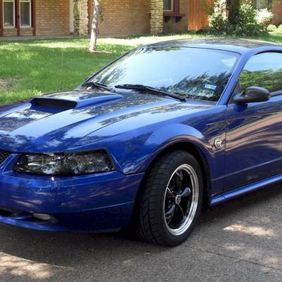 2004 Mustang GT coupé sonic blue